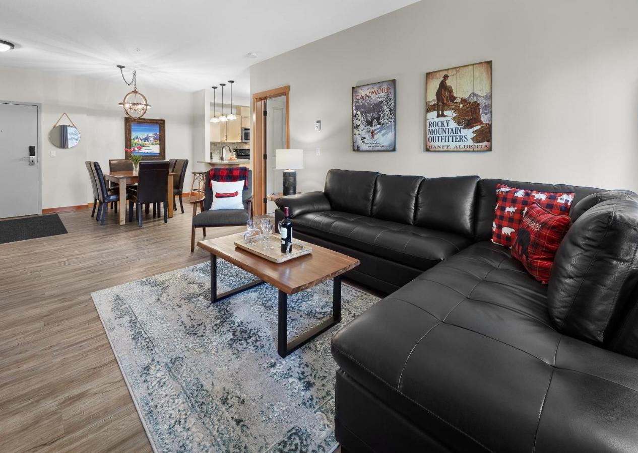 Newly Renovated Grizzly Lodge, Spacious 3Br 2Ba With Open Pool, Hot Tub Canmore Ngoại thất bức ảnh