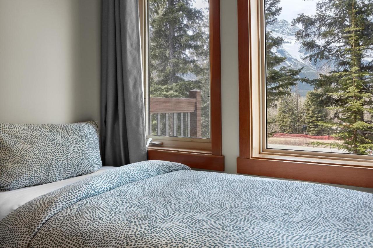 Newly Renovated Grizzly Lodge, Spacious 3Br 2Ba With Open Pool, Hot Tub Canmore Ngoại thất bức ảnh