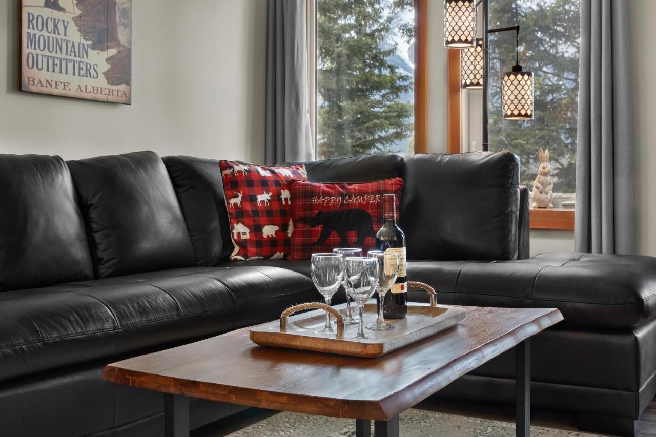 Newly Renovated Grizzly Lodge, Spacious 3Br 2Ba With Open Pool, Hot Tub Canmore Ngoại thất bức ảnh